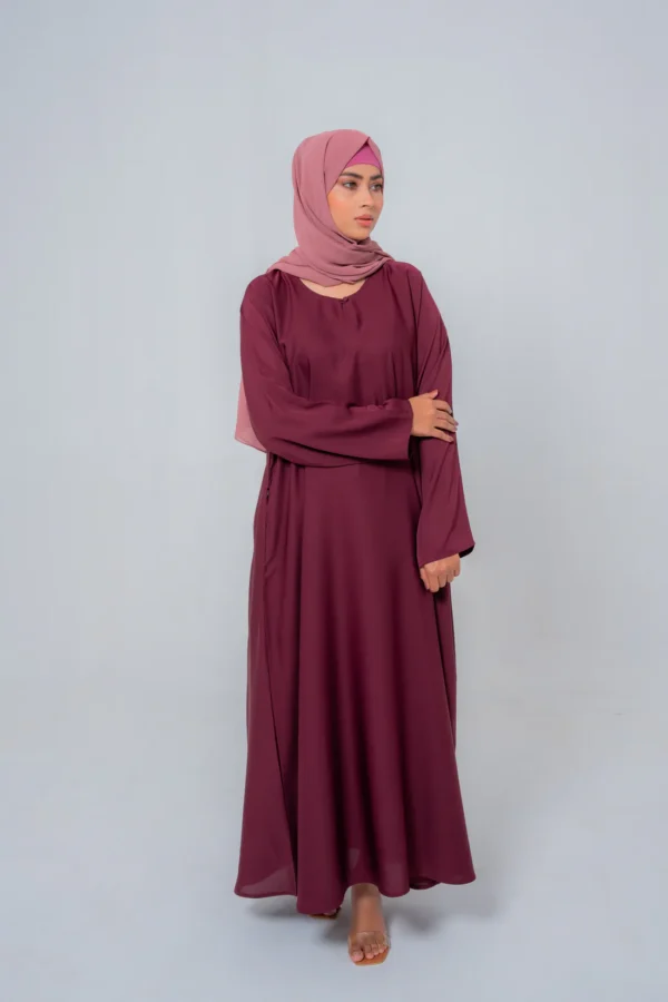 Comfortable basic abaya outfit